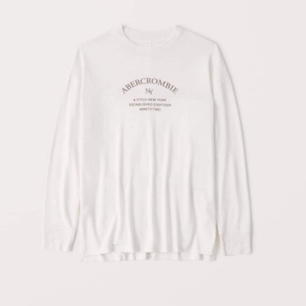 Abercrombie and Fitch Long sleeve Tee size Small NWT